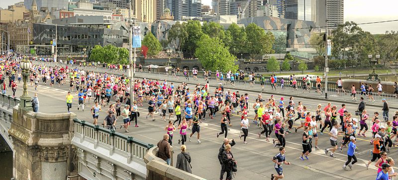 800px-2013_Melbourne_Marathon_(10235777033)